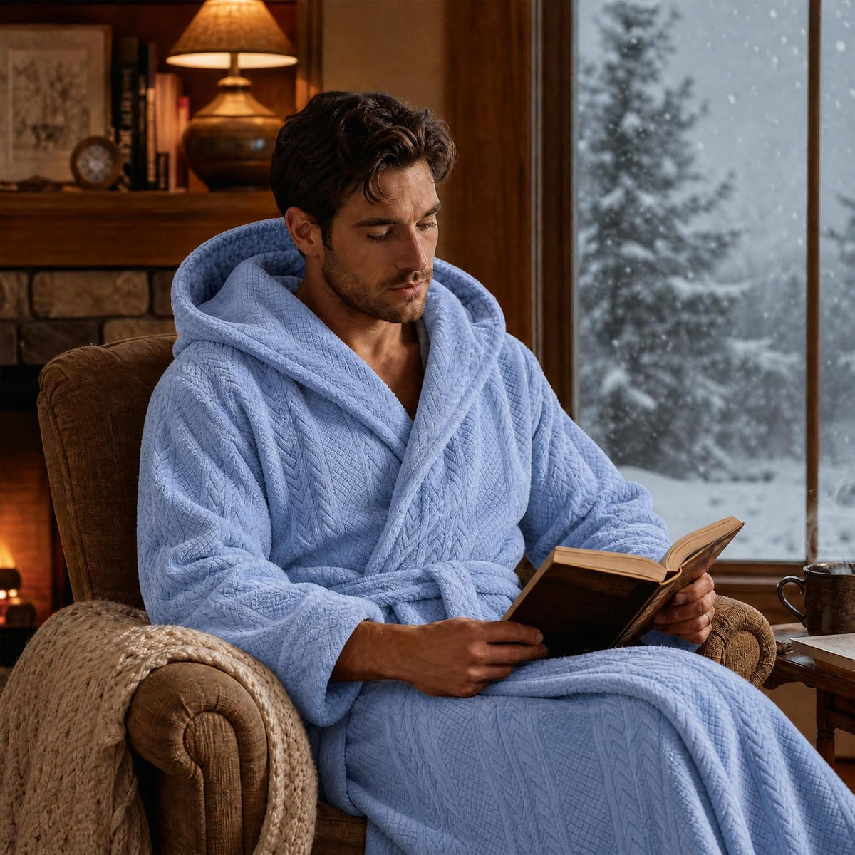 Mens Hooded Plush Robe, Ultra Soft Bathrobe for Men, Warm Cozy Fleece Robe with Pockets