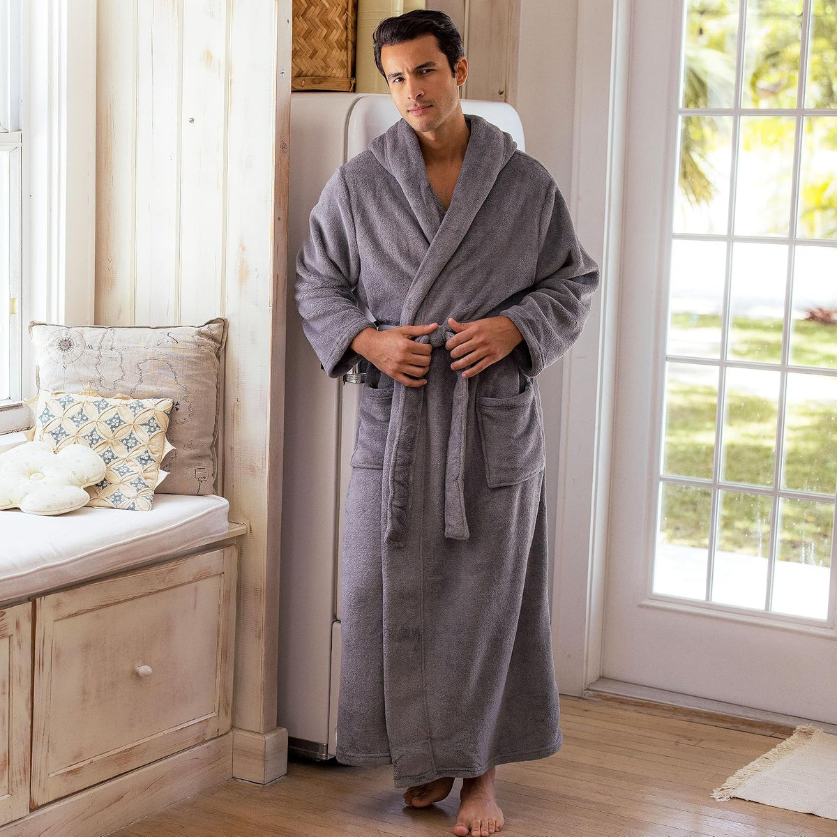 Men's Plush Fleece Hooded Robe with Pockets, Long Bathrobe